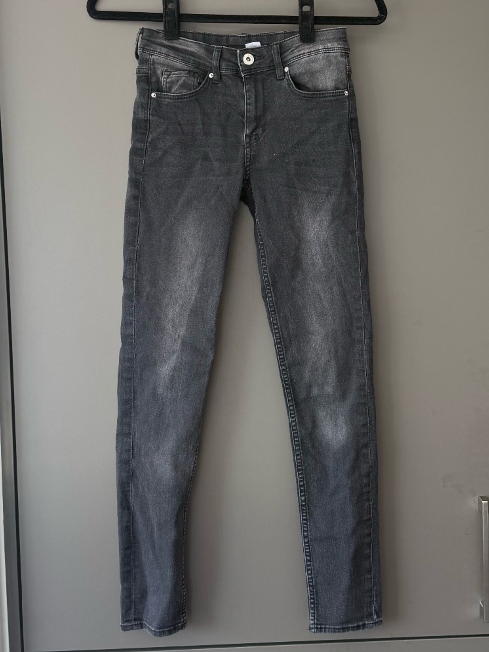 Black Mid-Rise Stretch Skinny Jeans | Size 0/XS Light Wash Black Stretchy Jean